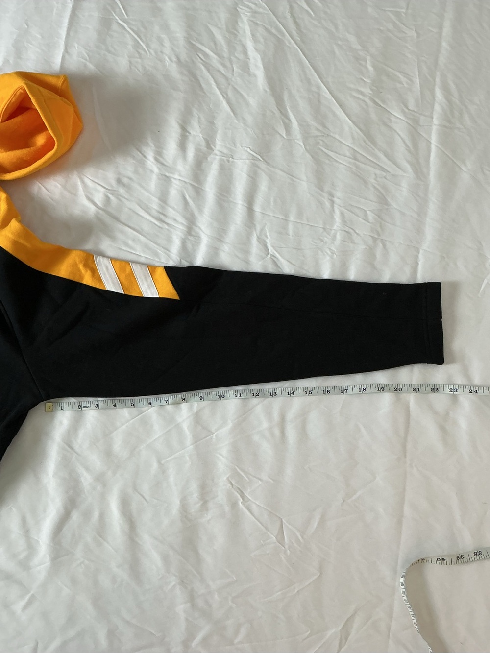 Pittsburgh Penguins NHL Hoodie Men’s Large Black/Gold Half Zip - Picture 4 of 9